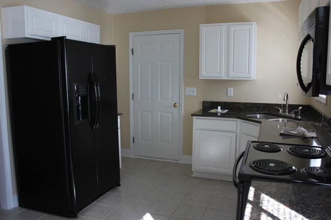 Photo - Beautiful 3 Bed, 2 Bath in Sought Out Area