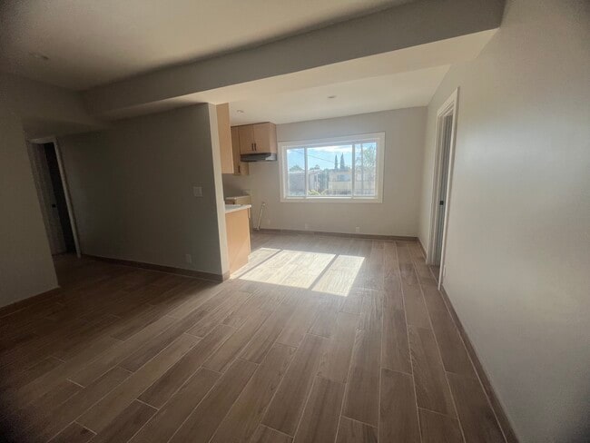 Photo - 13425 Vanowen St Unit 10