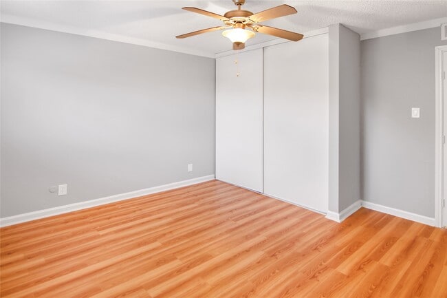 Photo - 211 W F St Unidad 211