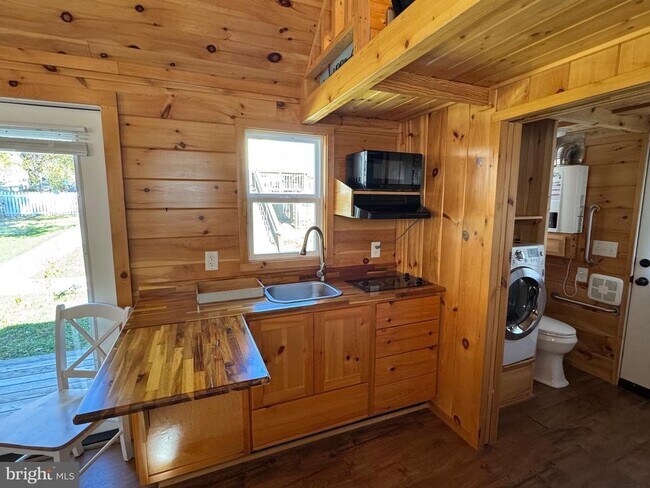 Photo - 12 W Loudoun St