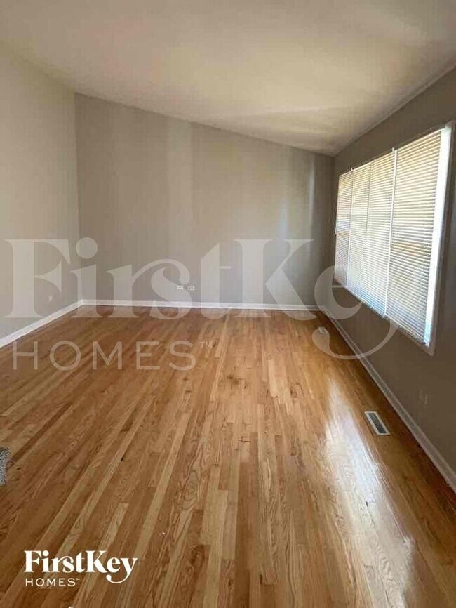 Photo - 17415 Burnham Ave