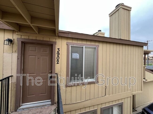 Building Photo - 3902 W Meadow Ave