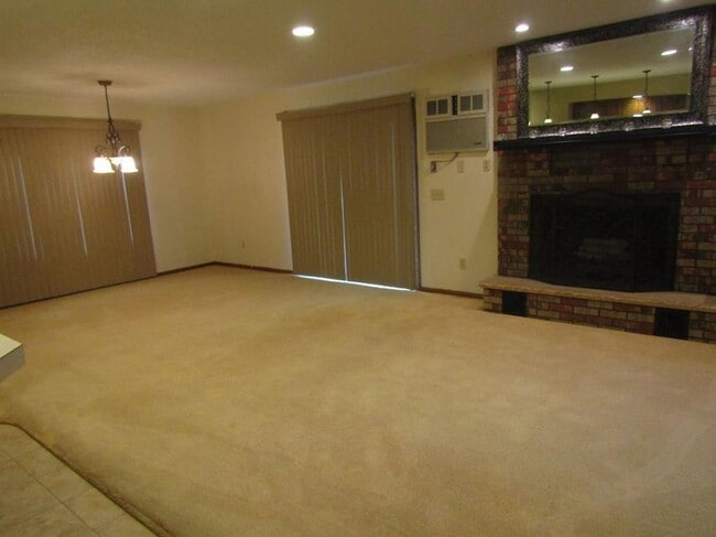 Photo - 708 18th St S