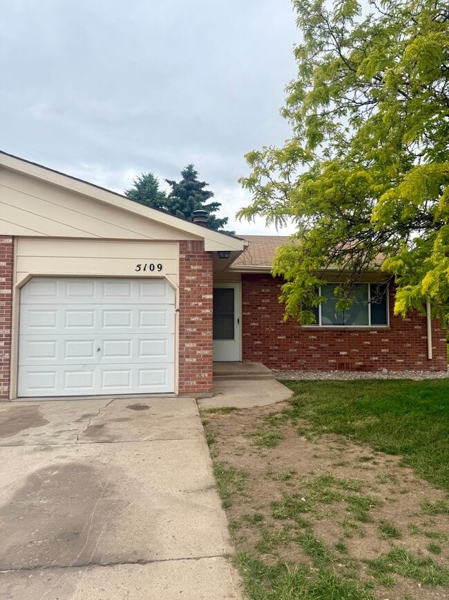 Photo - 5107-5109 Granite St