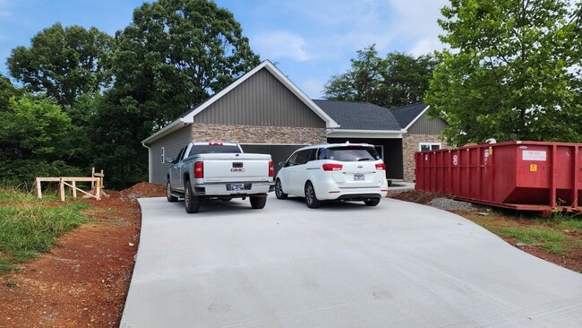 Photo - 829 River Cliff Dr