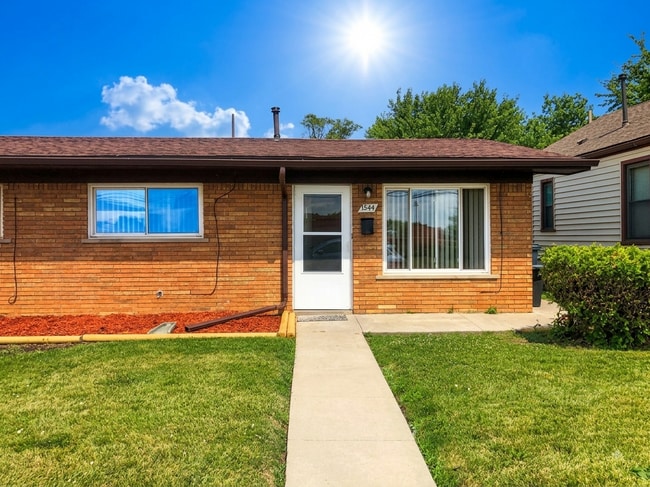 Building Photo - 1544 Hanover St Unit 1544 hanover