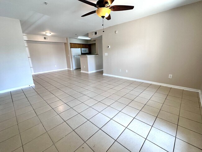Spacious 2B/2B Unfurnished Condo near Beac... - Spacious 2B/2B Unfurnished Condo near Beac... Unit 387