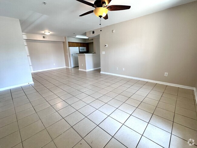 Building Photo - Spacious 2B/2B Unfurnished Condo near Beac... Unit 387