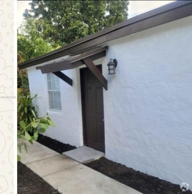 Building Photo - 4901 SW 98th Avenue Rd Unit 1 Rental