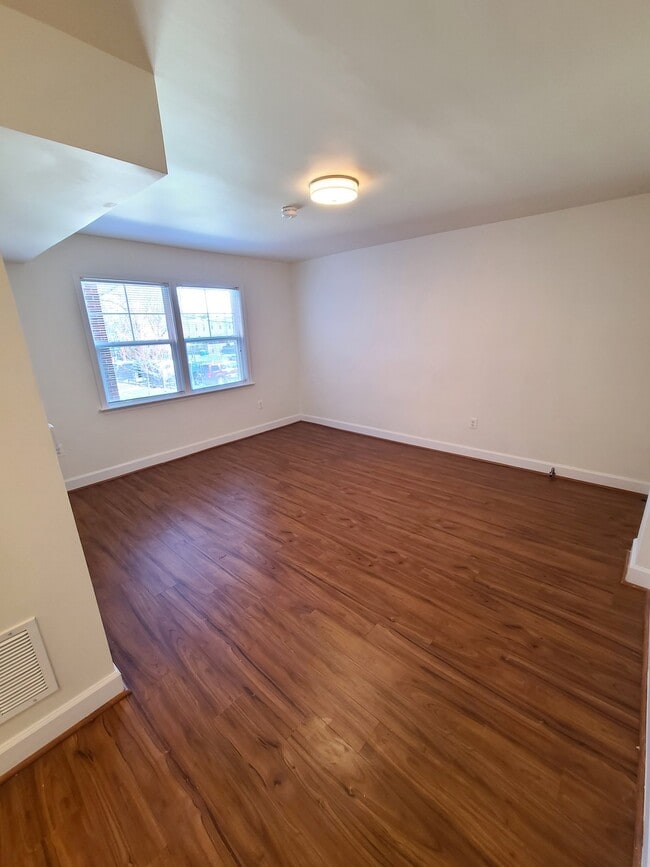 Photo - 617 Hamlin St NE Unit 03