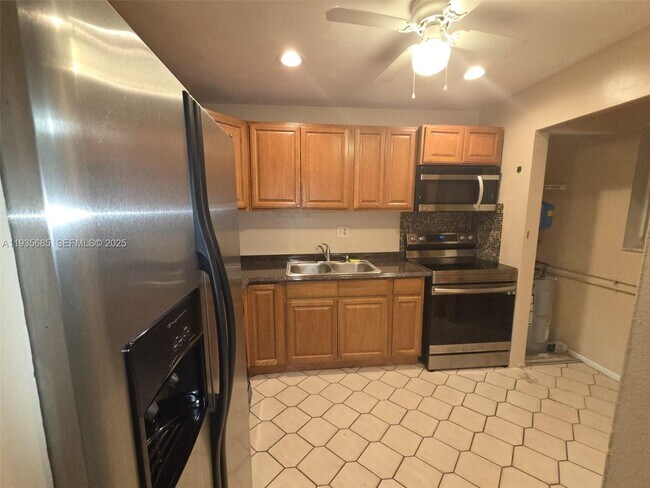 Photo - 8020 N Colony Cir Unit 305