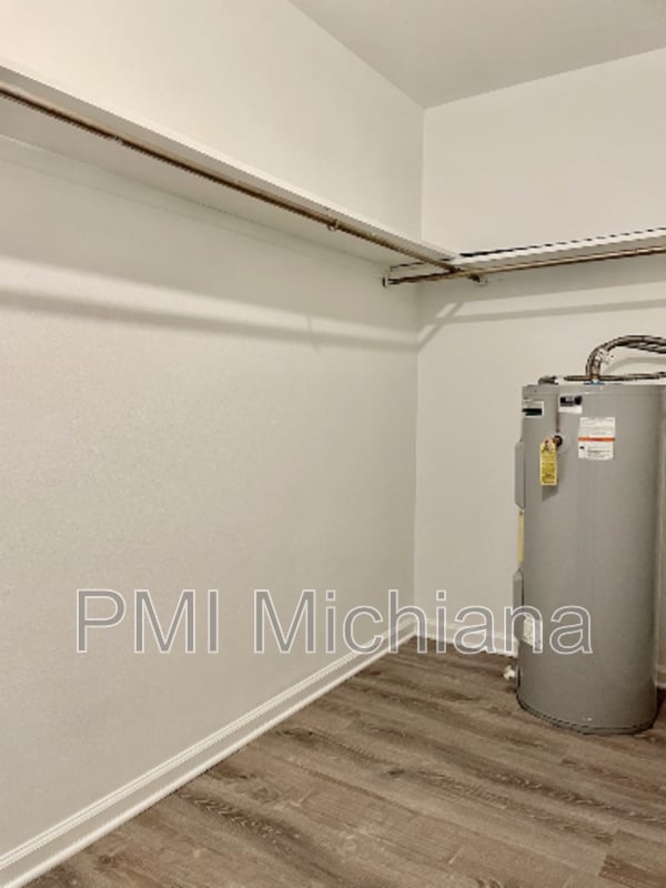 Building Photo - 2261 N Johnson St