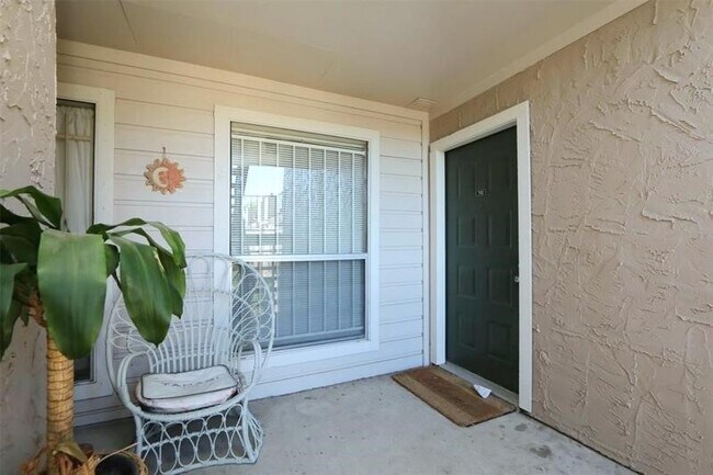 Building Photo - 10855 Meadowglen Ln Unit 732 Rental