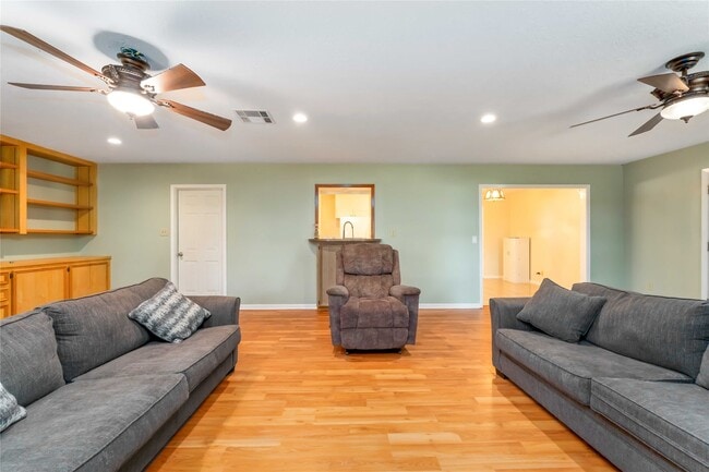 Building Photo - 5618 Avenue M 1/2