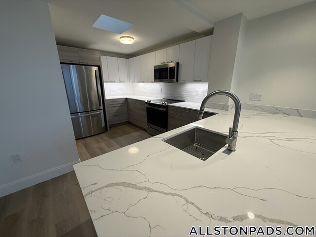 Building Photo - 1079 Commonwealth Ave