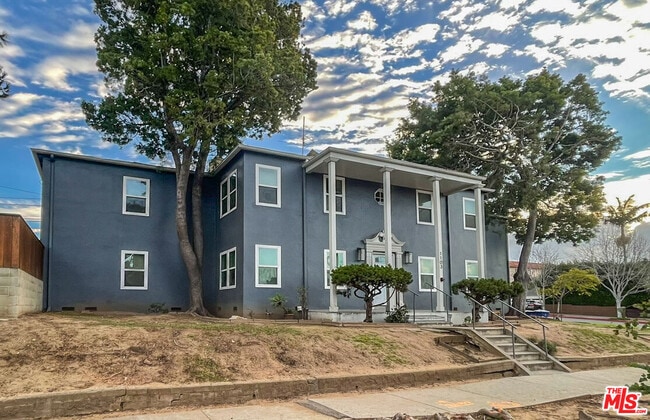 Building Photo - 1103 Ocean Park Blvd Unit c Rental