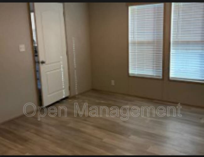 Photo - 2710 N Farm Rd 137