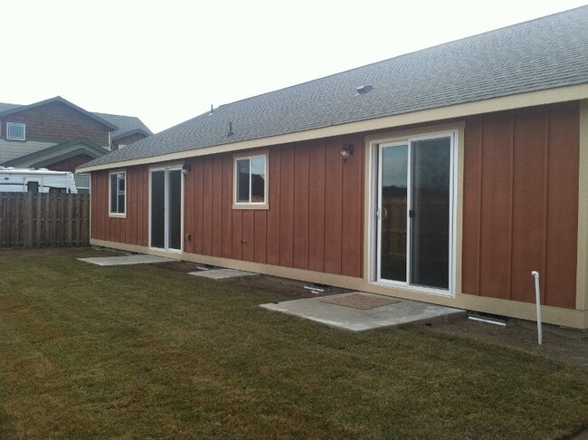 Photo - 2212 NE Arapahoe Ct