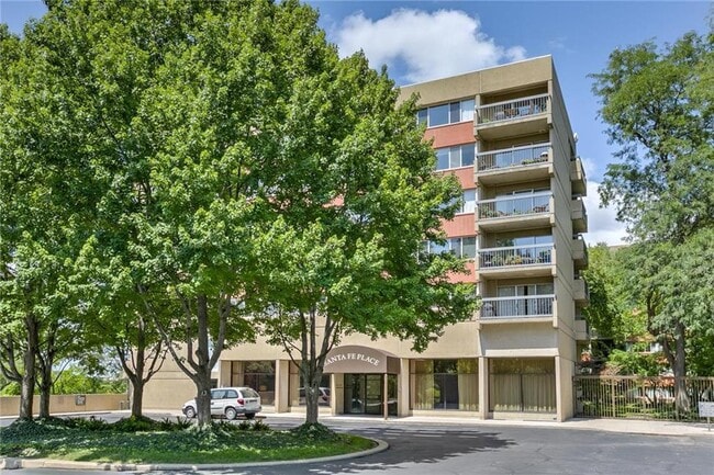 Building Photo - 2525 Main St Unit 204