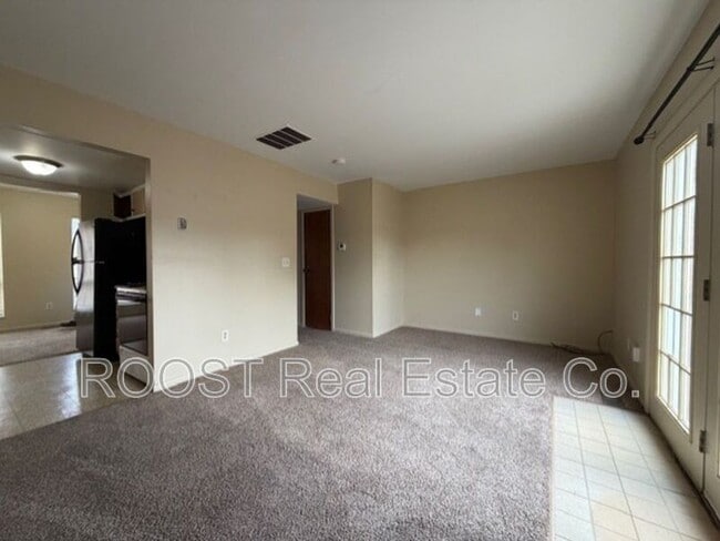 Photo - 6881-6887 Emerald Ave