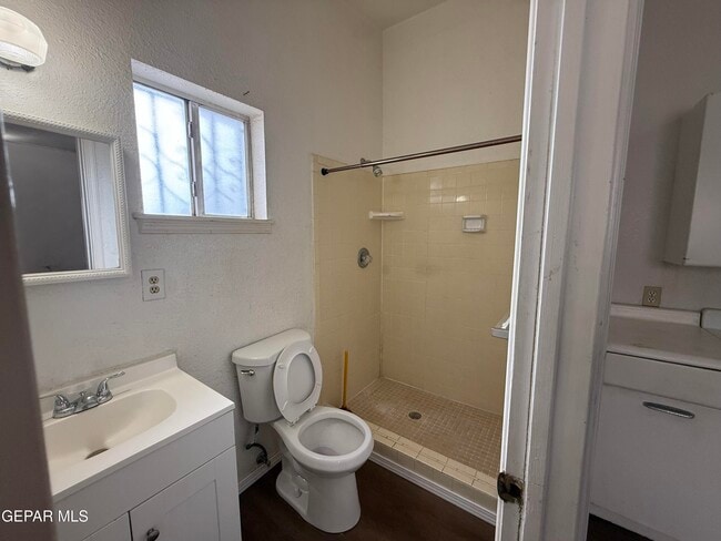 Photo - 1526 Yandell Dr Unit B
