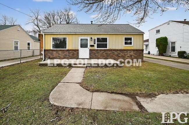 Building Photo - 927 W Northgate Pkwy