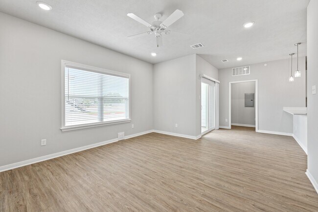 Photo - 1326 Prairie Dr