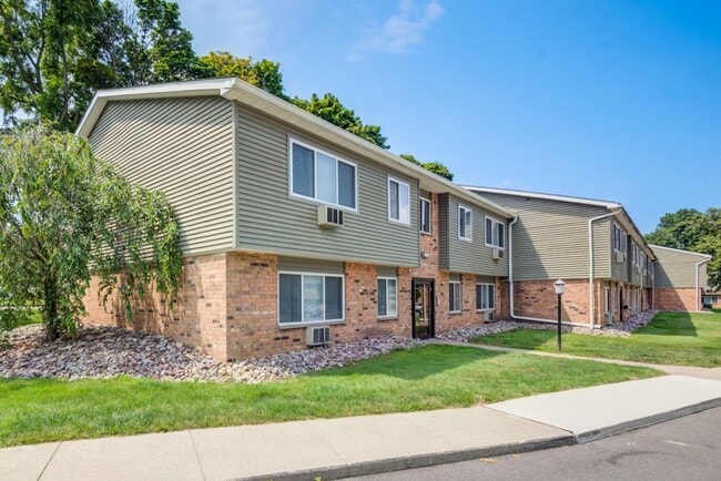 Building Photo - Lake Vista Apartment Homes