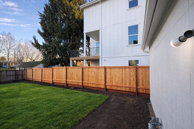 Photo - 449 SE 4th Ave