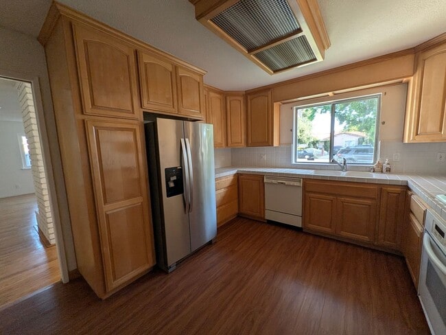 Photo - 118 Azucar Ave