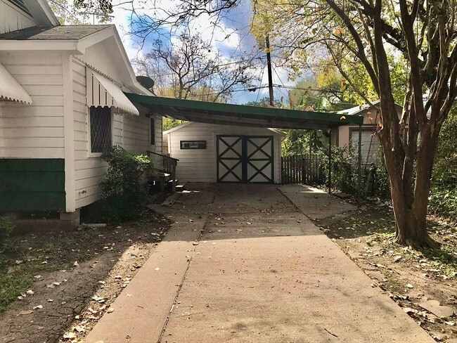 Photo - 2208 7th St