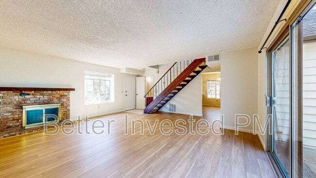 Photo - 657 Rinaldo St