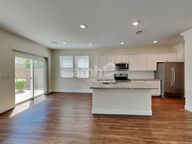 Photo - 9260 S Park St