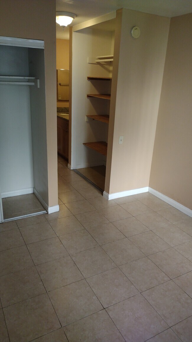 Photo - 5460 White Oak Ave Unit G108