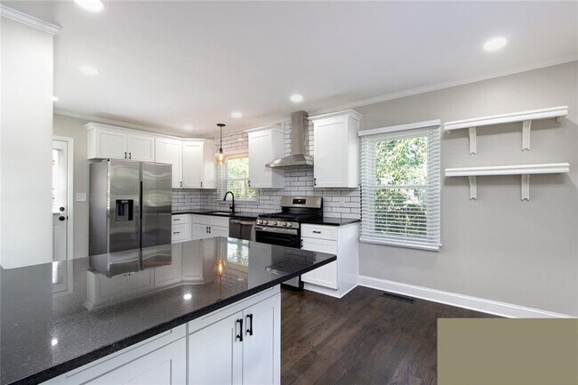 Photo - 626 Burbank Cir