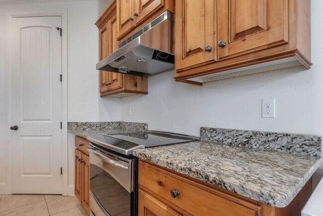 Photo - Beautiful Townhouse w attached 2 car garage in Orem