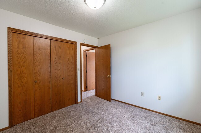 Apartamentos Clearview en West Fargo, ND | 21A | Dormitorio - Clearview