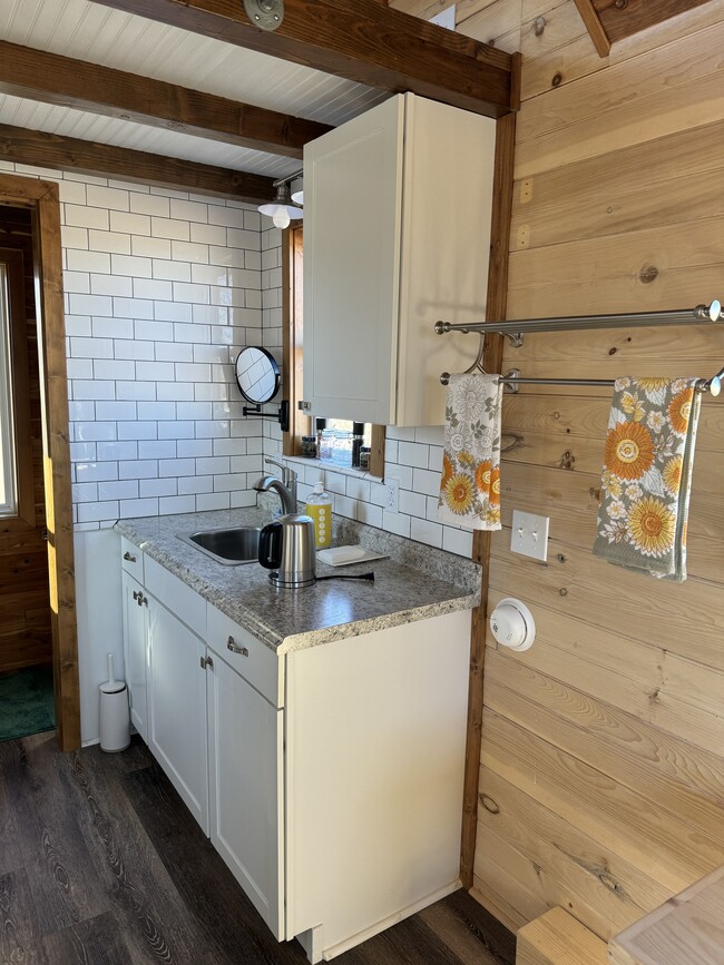337 Rd 3050 Unidad Tiny House