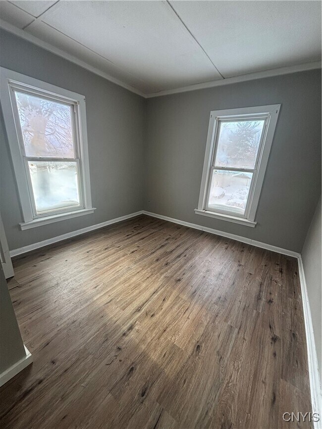 Photo - 678 Cooper St