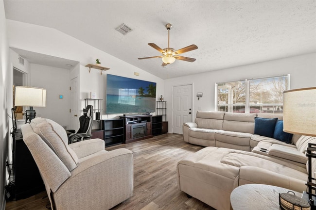 Photo - 6621 W Robin Ln