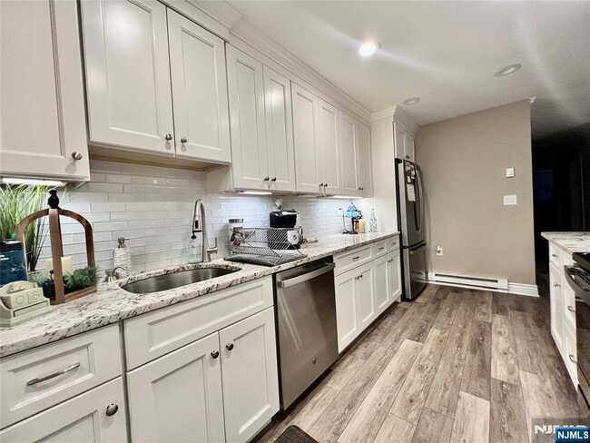 Building Photo - 11 Pine Cluster Cir Unit B Rental