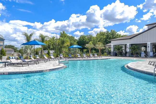 Zero-Entry Resort-Style Pool