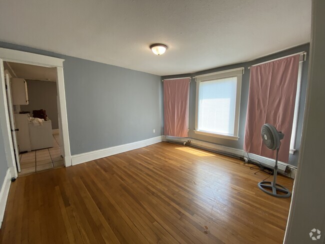 Building Photo - 970 Edgerton St Unit 970 Rental