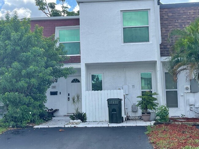 Photo - 332 Sunshine Dr