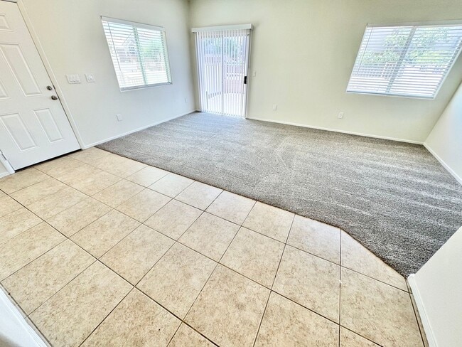 Photo - BEAUTIFULLY UPDATED SOUTHWEST LAS VEGAS TOWNHOME WITH NEW KITCHEN AND FLOORING