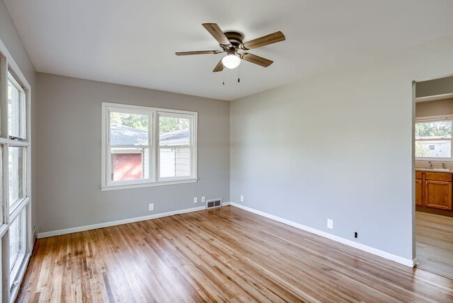 Photo - 2 Bedroom With Oversized Garage & Prime Location Near 90th & Blondo!!