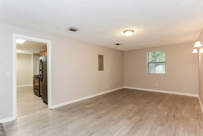 Photo - 7317 Sharbeth Dr S