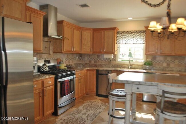 Photo - 203 Sunrise St