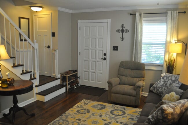 Photo - 107 S Iris St