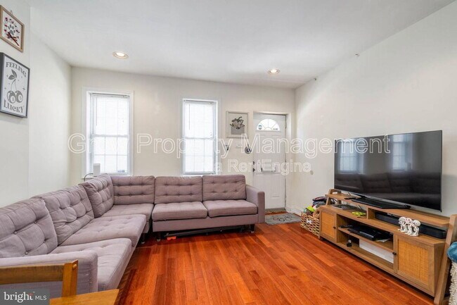 Photo - 1038 S Bouvier St